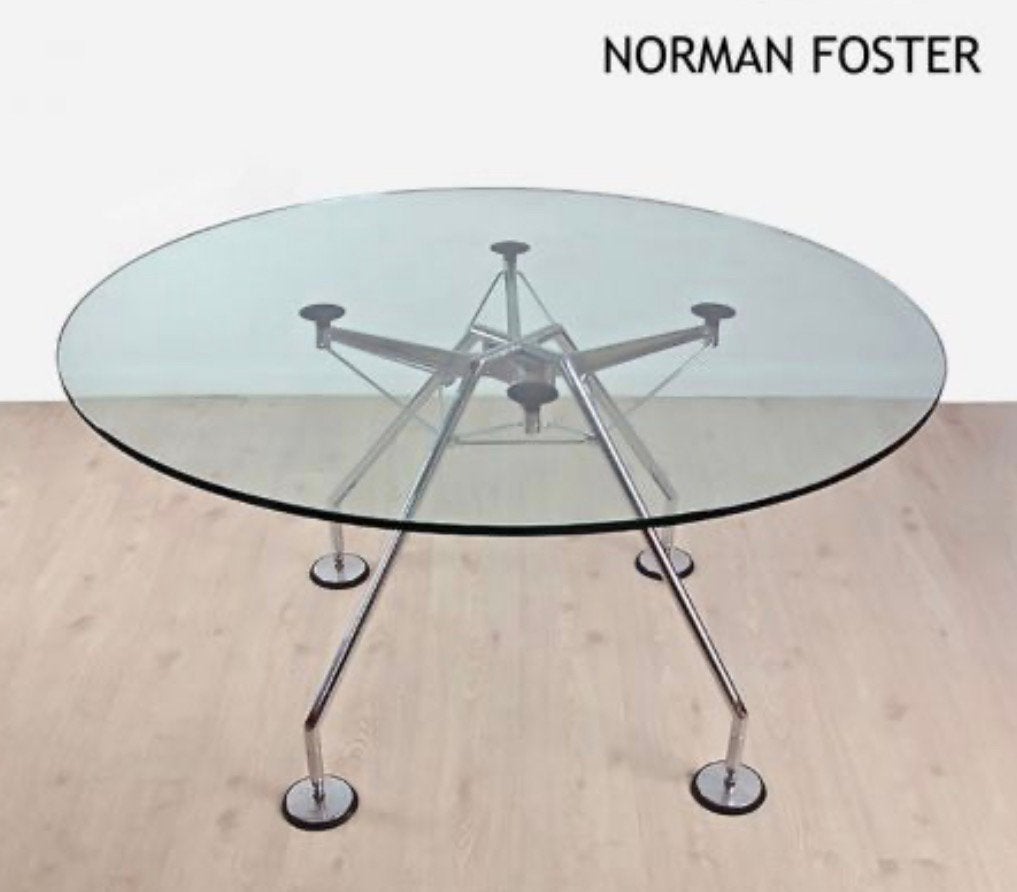 Table ronde Nomos par Norma Foster pour Tecno., Enlèvement