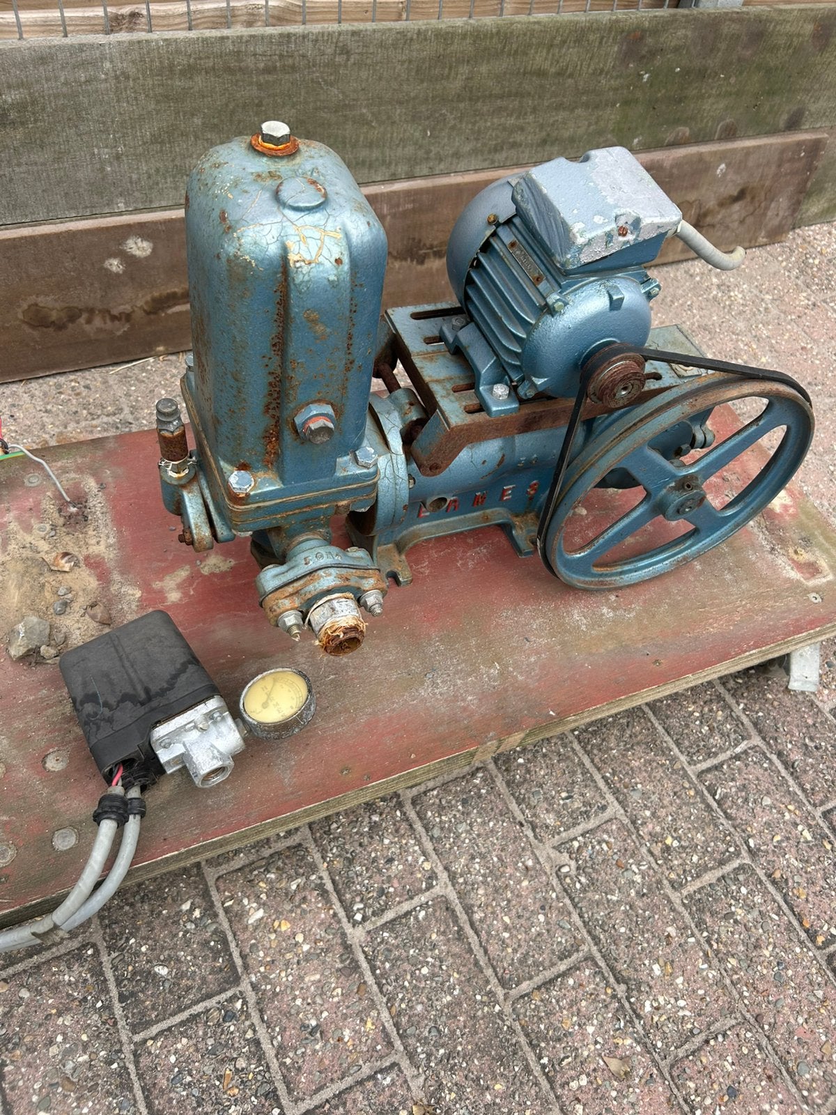 Moteur électrique pour pompe à eau, Enlèvement, Comme neuf, Moteur électrique
