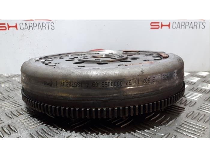 Volant moteur d'un Mercedes CLA, 3 mois de garantie, Utilisé, -, -