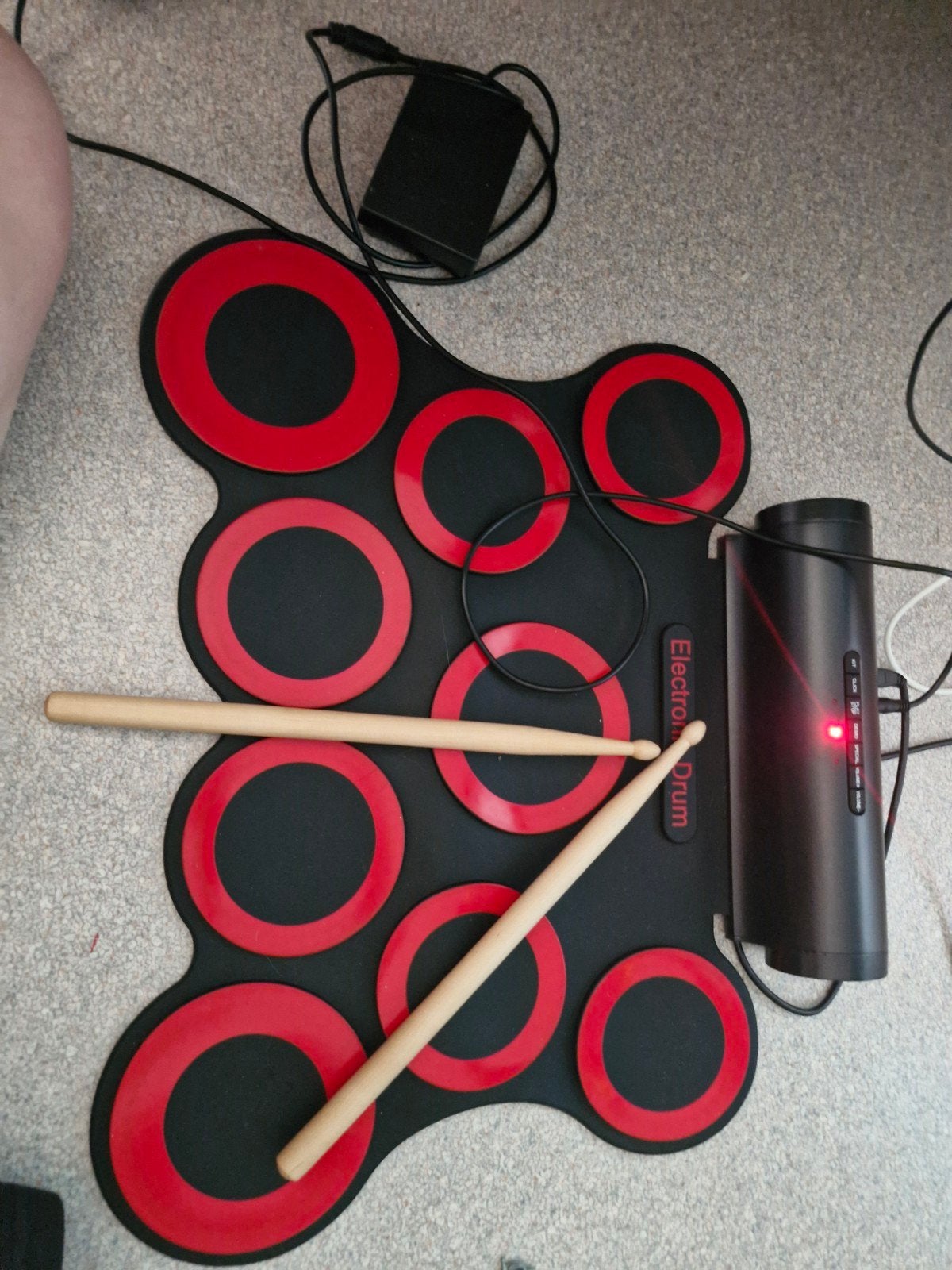 Digitale drum met pedalen en drumstokken, Muziek en Instrumenten, Drumstellen en Slagwerk, Zo goed als nieuw, Elektronisch, Ophalen of Verzenden