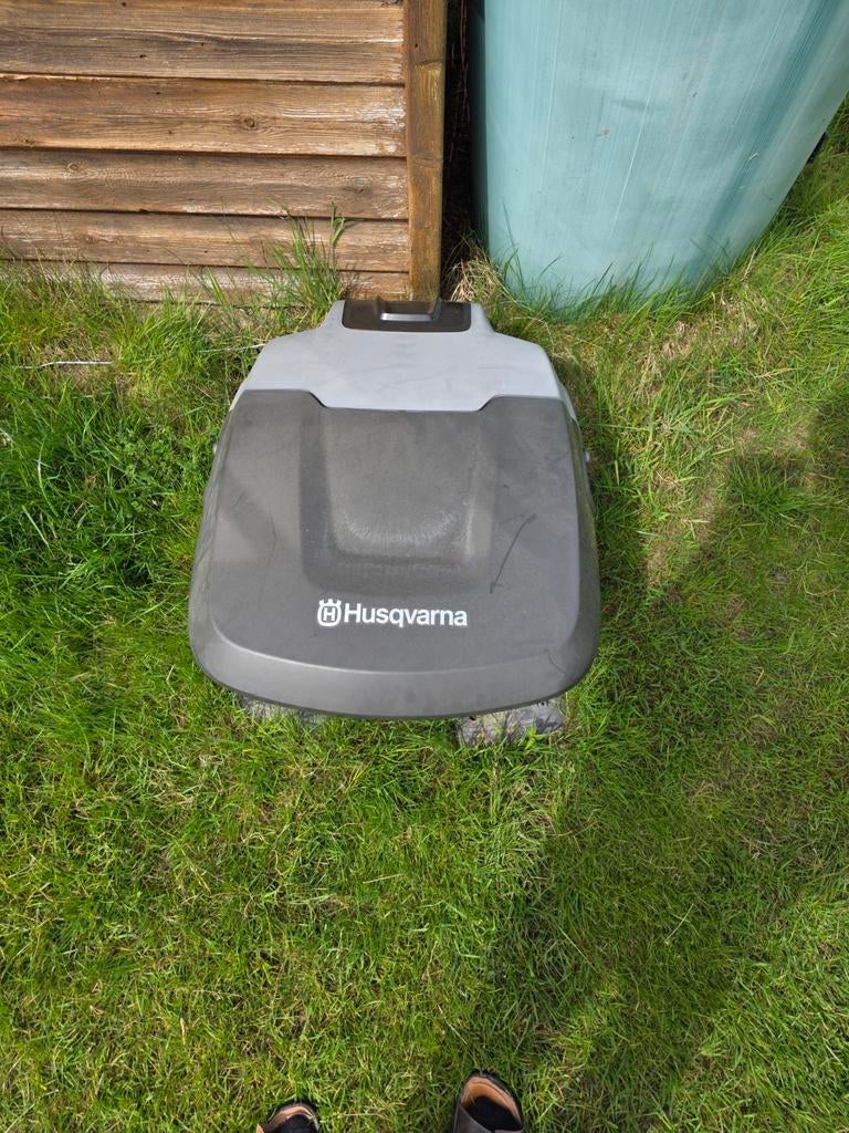 TE KOOP: HUSQVARNA 320 ROBOTMAAIER, Tuin en Terras, Robotmaaiers, Ophalen