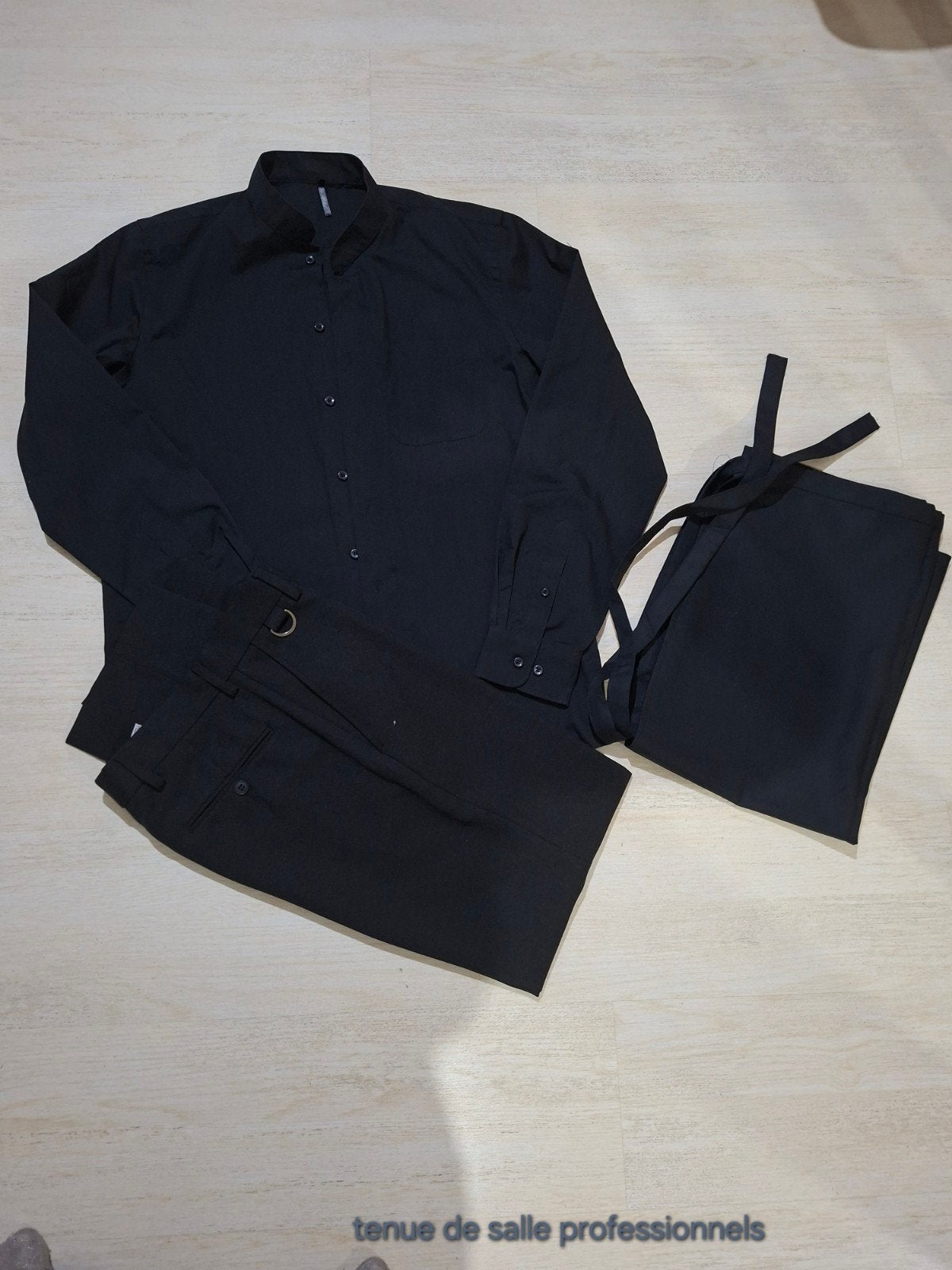 Chemise ,pantalon,tablier de salle cuisine S, Vêtements | Hommes, Chemises, Enlèvement ou Envoi