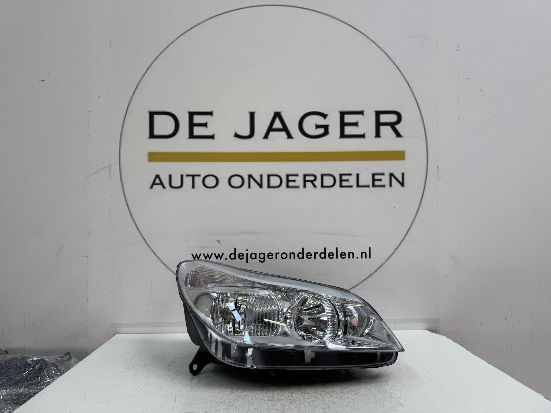 CITROEN C5 2 KOPLAMP RECHTS 9650055880, Gebruikt, Citroën, Stellantis N.V., Taurusavenue 1
2132 LS  Hoofddorp, NL