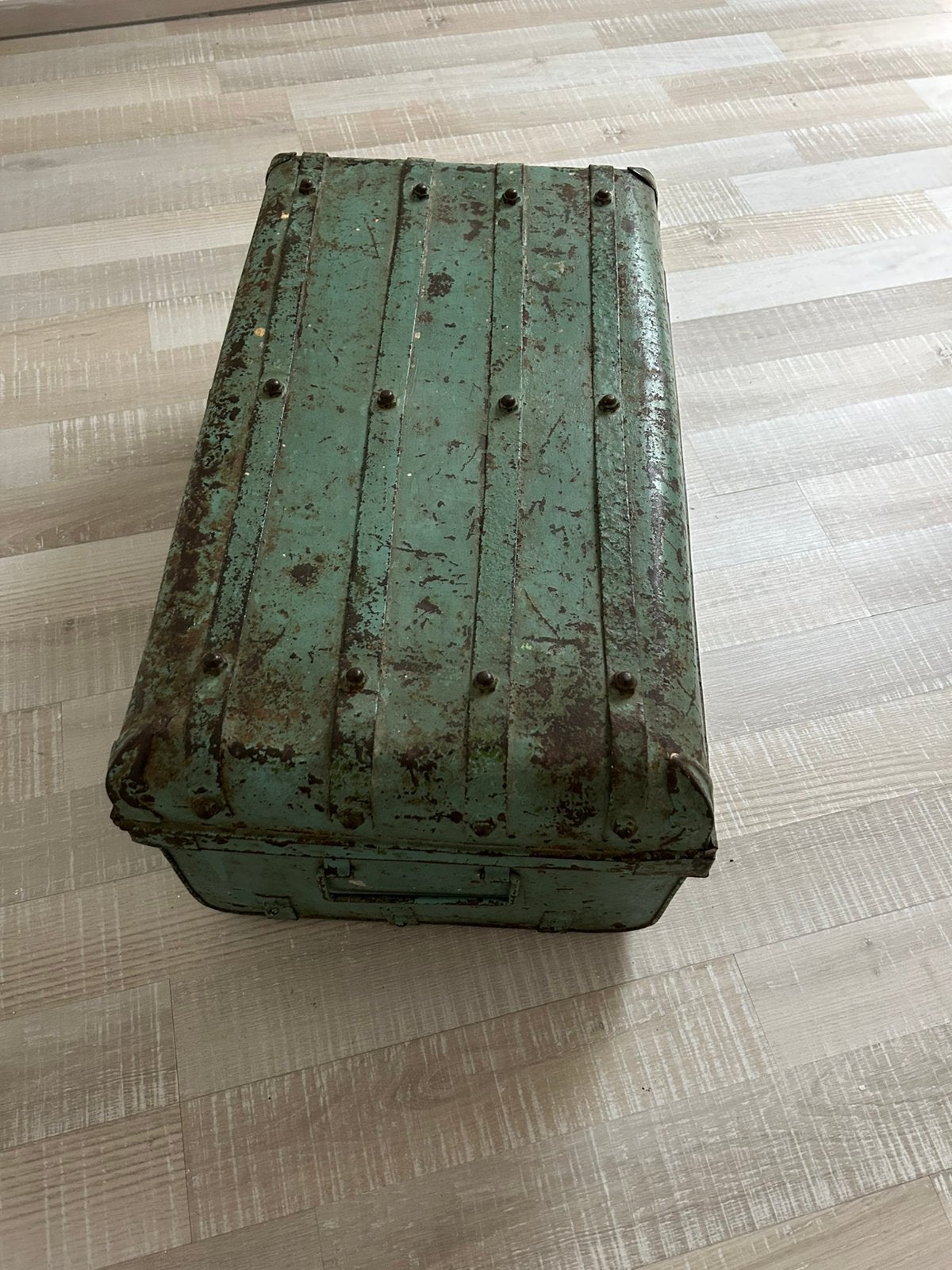 Coffre métallique style vintage à vendre, Enlèvement, Comme neuf