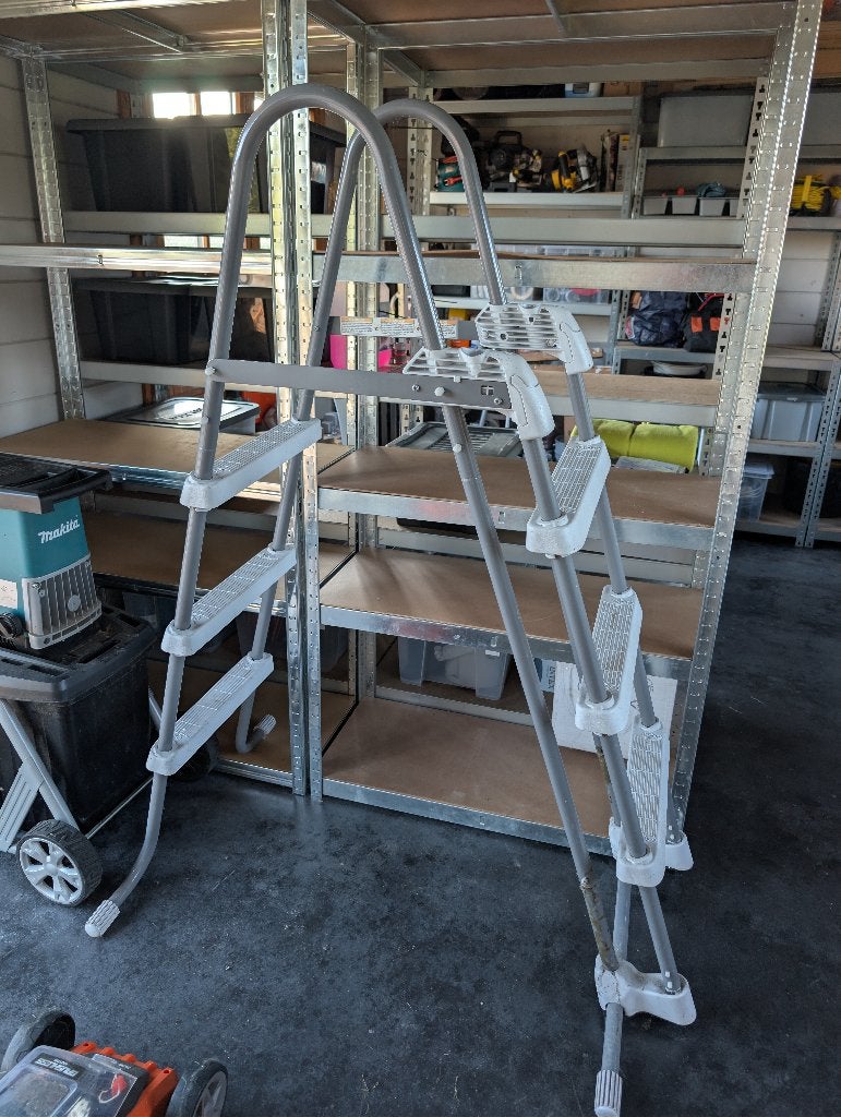 Intex zwembadladder met 3 treden (90-107 cm), Ophalen, Gebruikt, Ladder