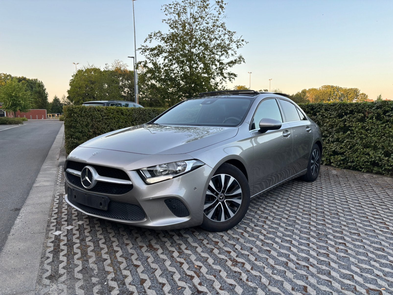 MERCEDES A200 | AUTOMAAT | OPEN DAK | CARPLAY | BTW, Euro 6, 4 cilinders, Bedrijf, 5 deurs