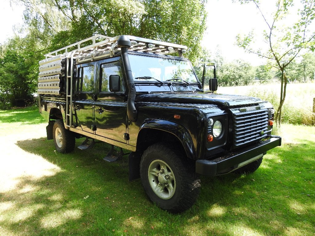 Land Rover Defender 130 HCPU - Mooie staat - goed uitgerust, Auto's, Leder en Stof, Zwart, Defender, Particulier