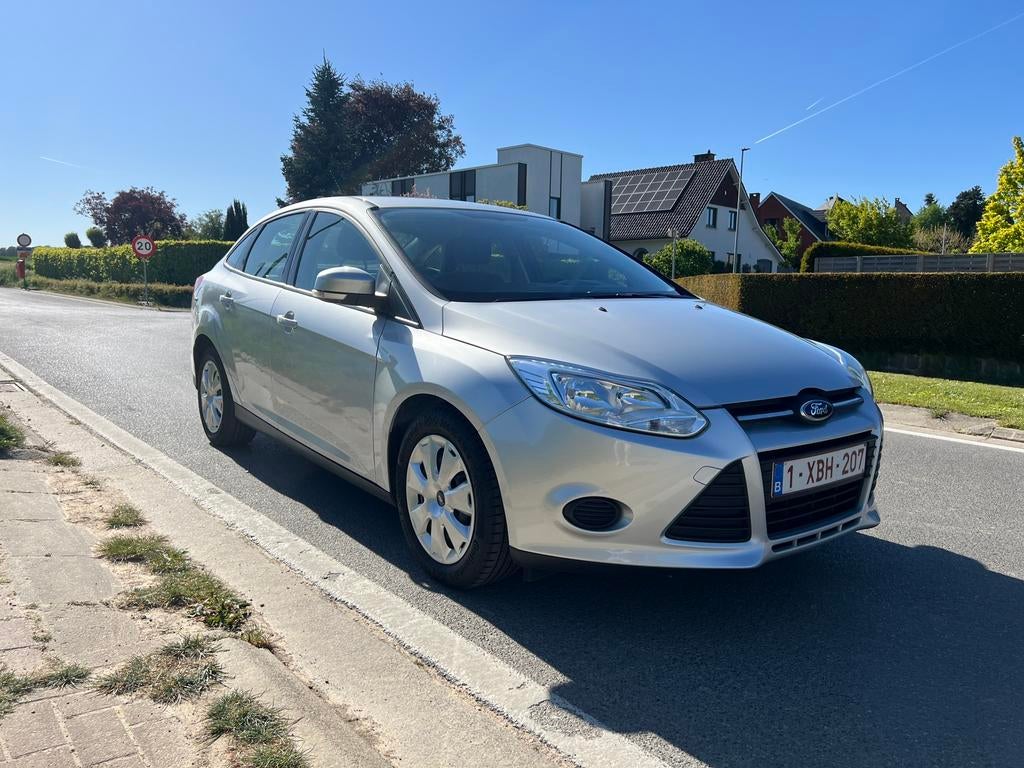 Ford Focus 1.6 Benzine - Carplay - 70.570kms, Auto's, Ford, Particulier, Focus, ABS, Benzine, Berline, Onderhoudsboekje, Ophalen