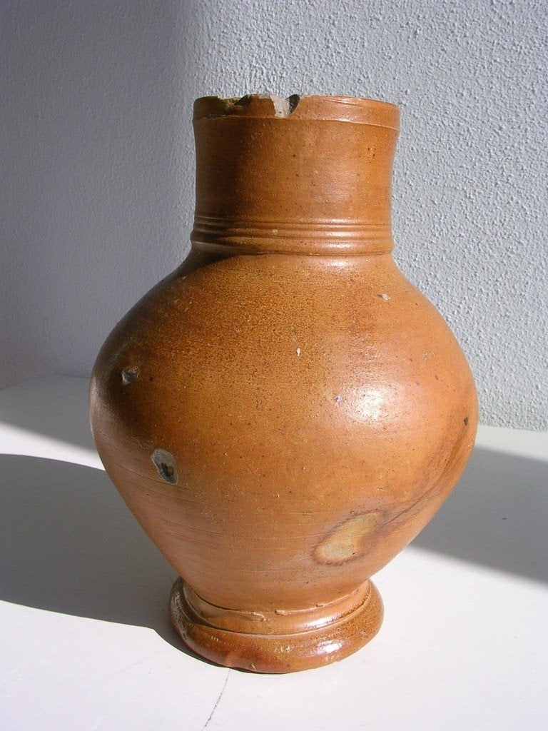 Cruche à bière en grès, Raeren, XVIe siècle, Enlèvement