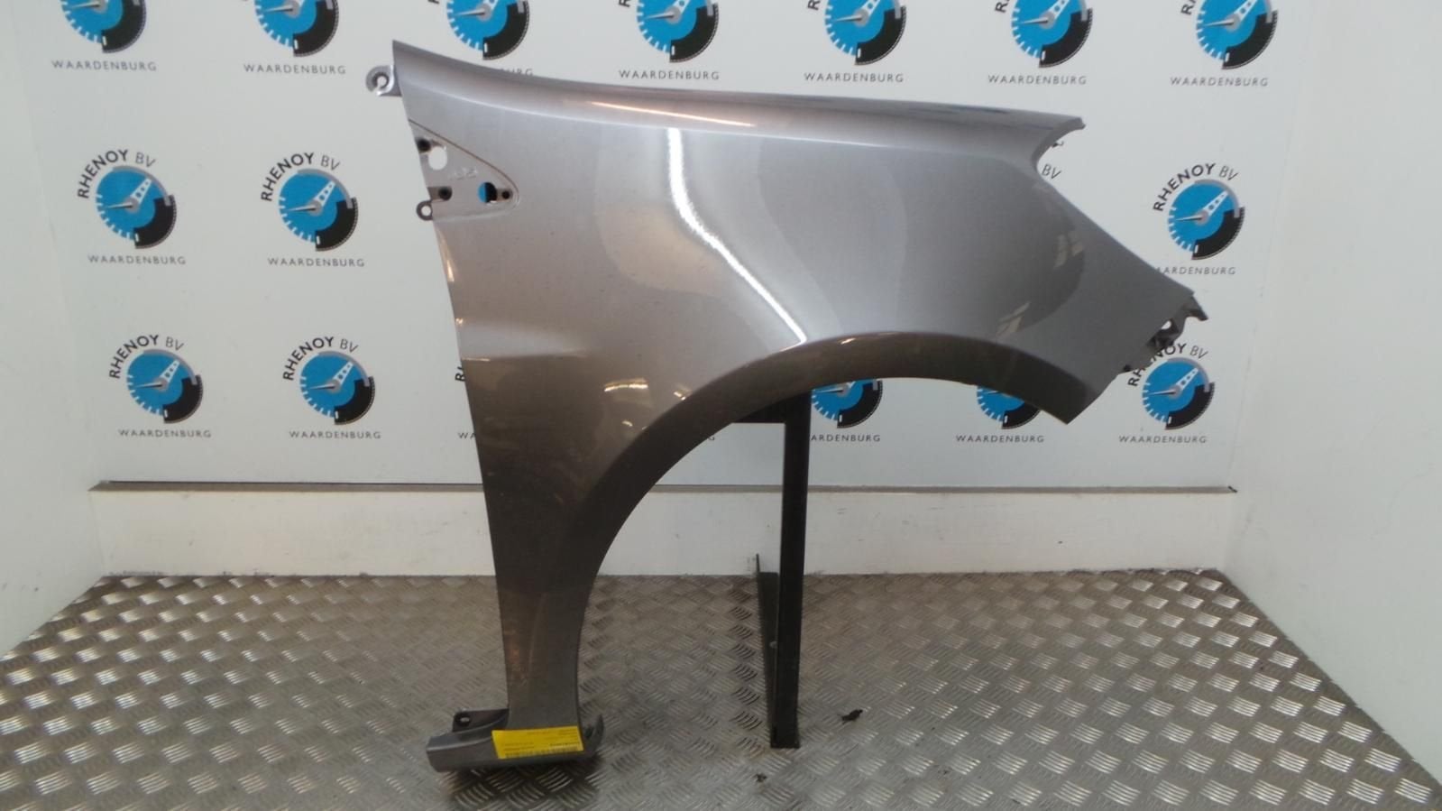 RENAULT CLIO VOORSCHERM R 2013, Auto-onderdelen, Ophalen of Verzenden, Gebruikt, Stiba lid