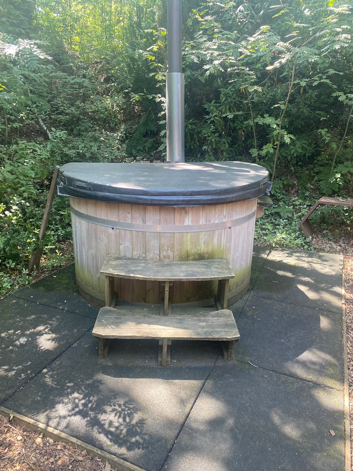 Hottub met interne kachel, Jardin & Terrasse, Bains à remous et Spas, Enlèvement, Utilisé, Escalier, Fixé