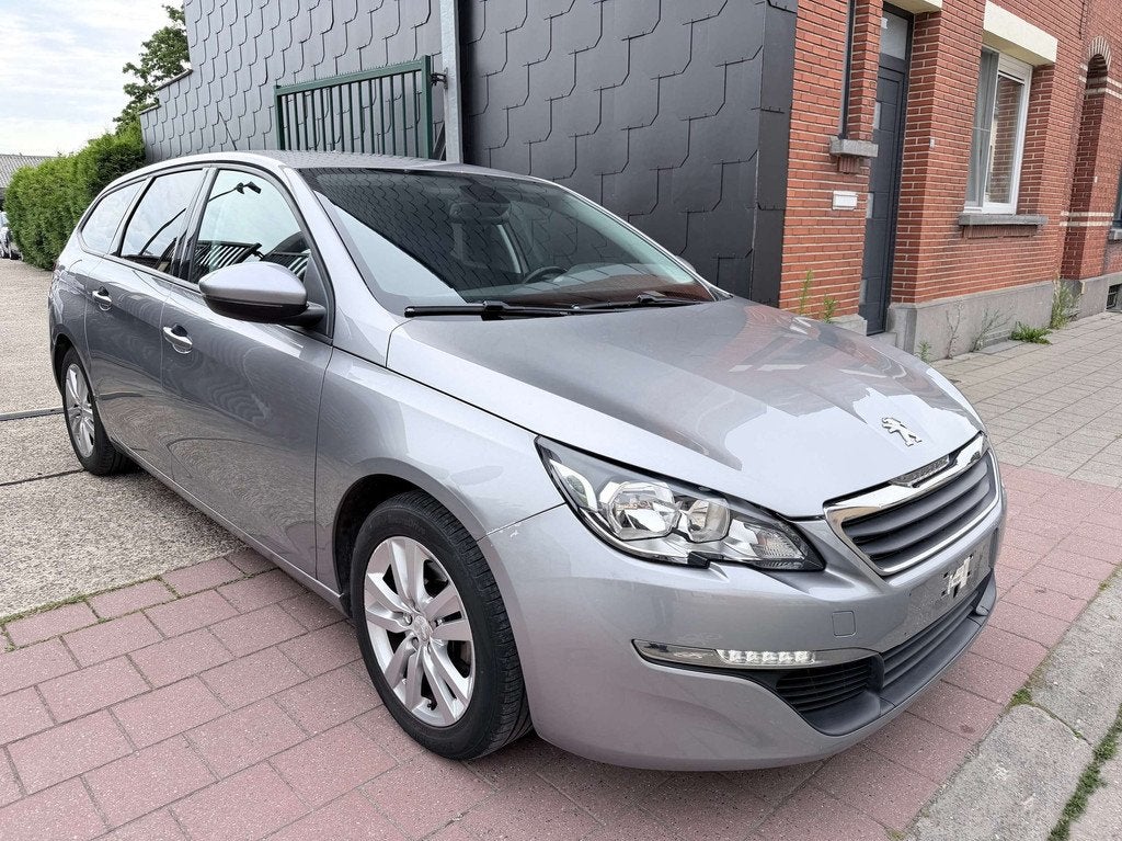 Peugeot 308 SW 1.2 EDITION SYLE | AIRCO | NAVI | CRUISE, Auto's, Stof, Gebruikt, Bedrijf, 3 cilinders