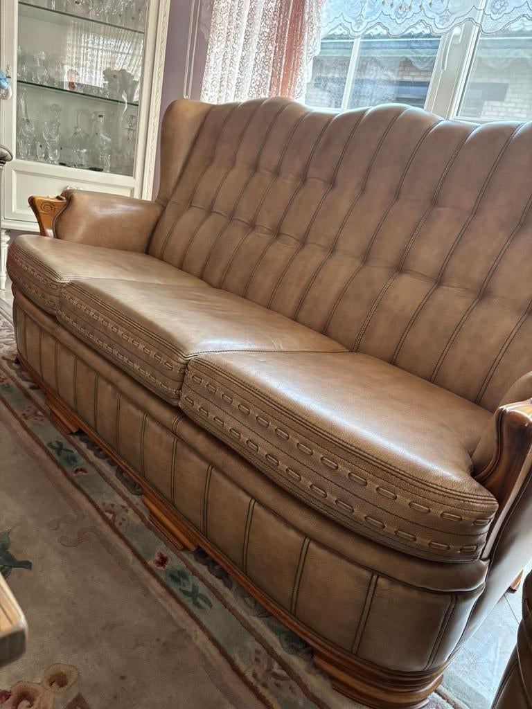 mooi zetels klasiek chesterfield stijl leder 3+1 Zit+poef, Ophalen, Zo goed als nieuw, Leer, Klasieik