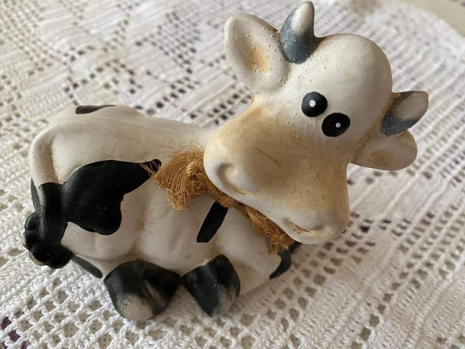 Petite vache  en plâtre peinte – déco ou collection, Collections, Collections Animaux, Comme neuf, Enlèvement ou Envoi
