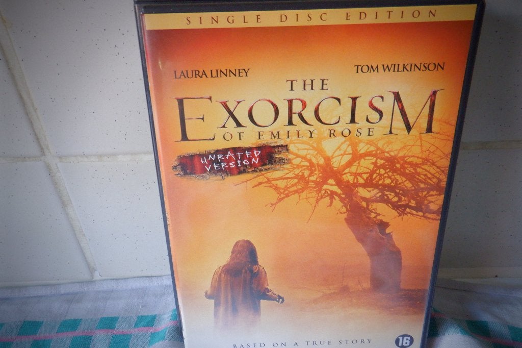 DVD The Exorcism Of Emily Rose Unrated Version !, Cd's en Dvd's, Vanaf 16 jaar, Zo goed als nieuw, Extra's, Nederlands