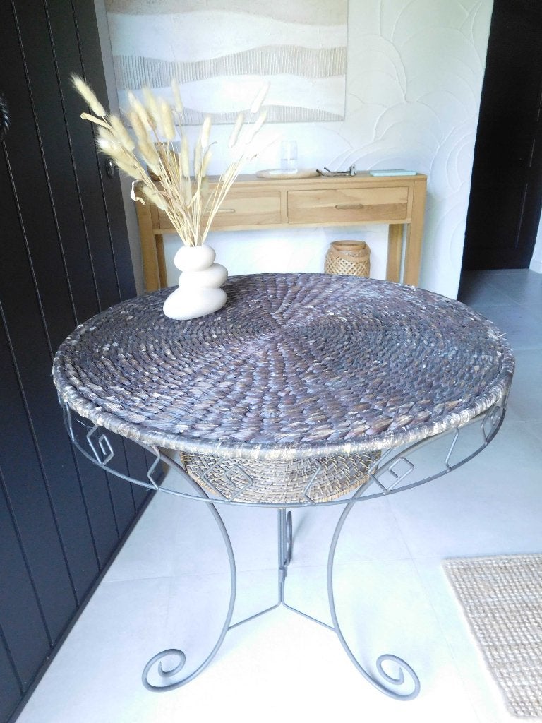 Table ronde VINTAGE en fer forgé et dessus en osier 70 cm, Enlèvement, Utilisé