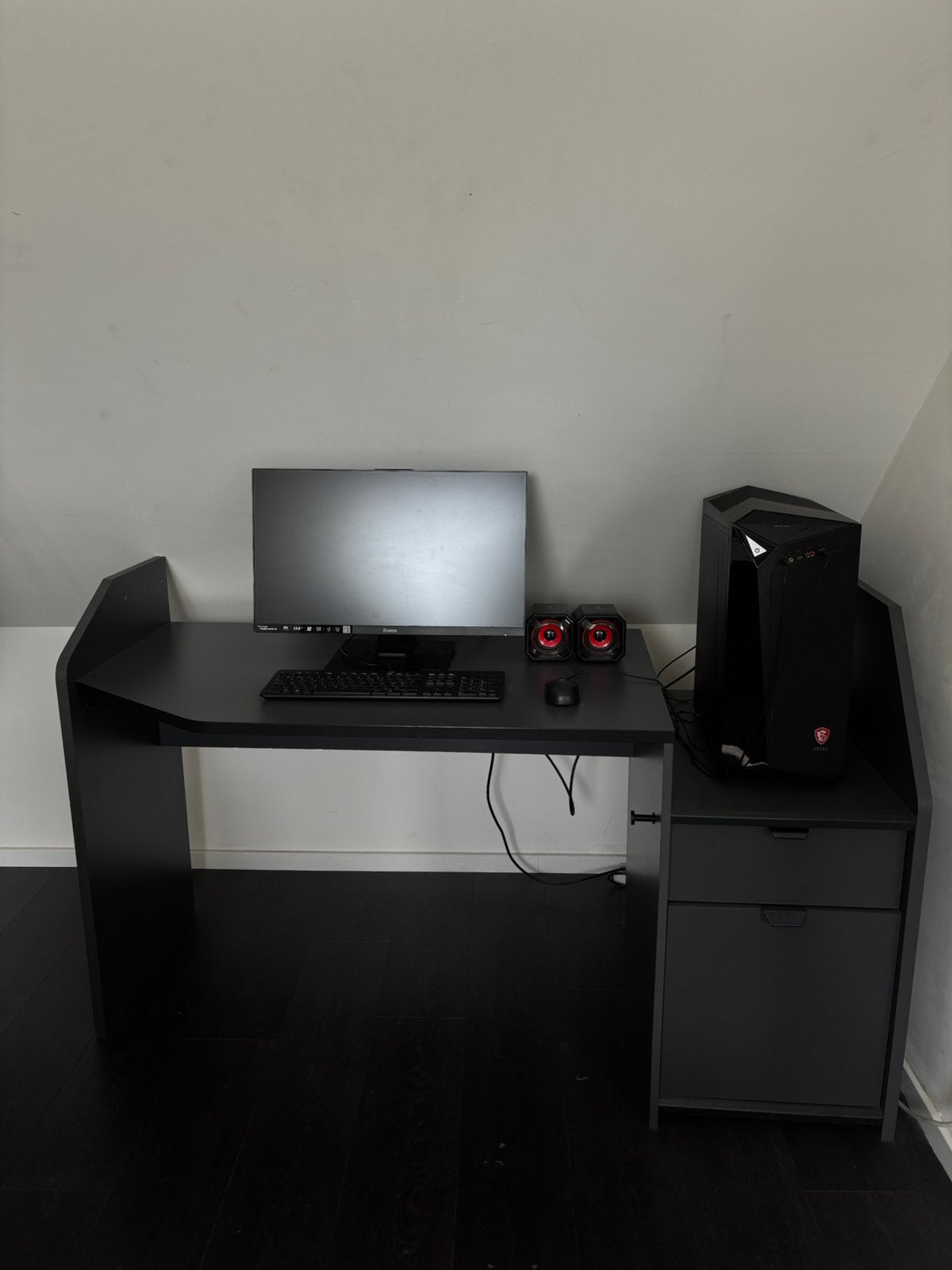 MSI Game-/Werkcomputer + Scherm + Bureau, Computers en Software, Desktop Pc's, Zo goed als nieuw, 16 GB, Met videokaart, Gaming