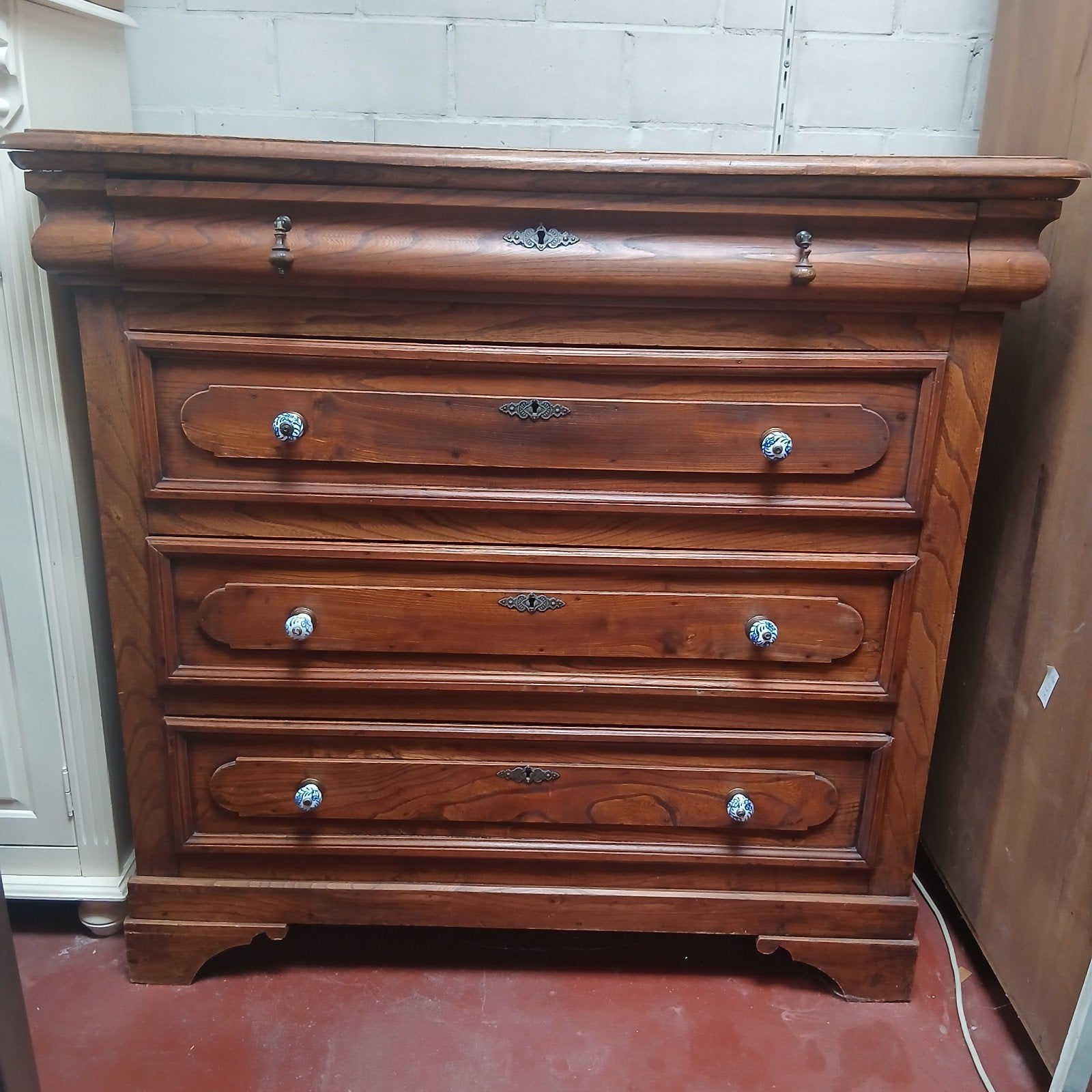 Hollandse antieke commode, Ophalen