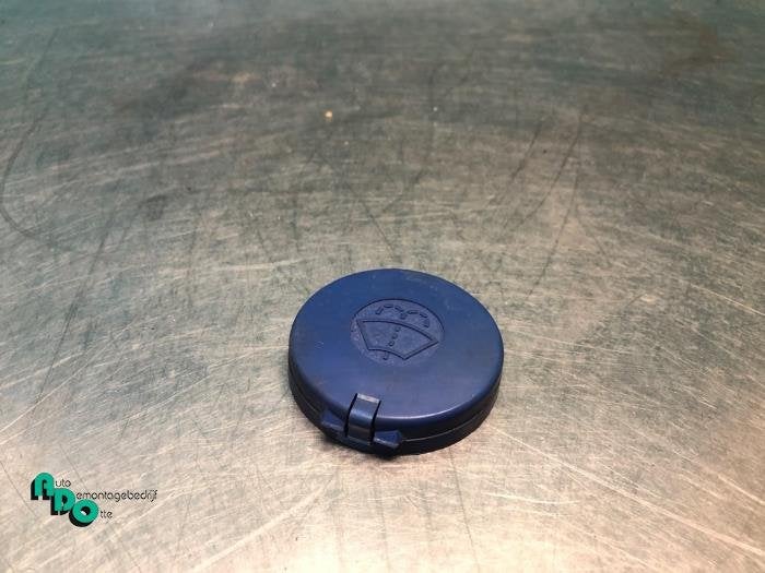 Bouchon de réservoir de lave-glace d'un Toyota Aygo (Aygo 0, -, 3 mois de garantie, Toyota, Utilisé