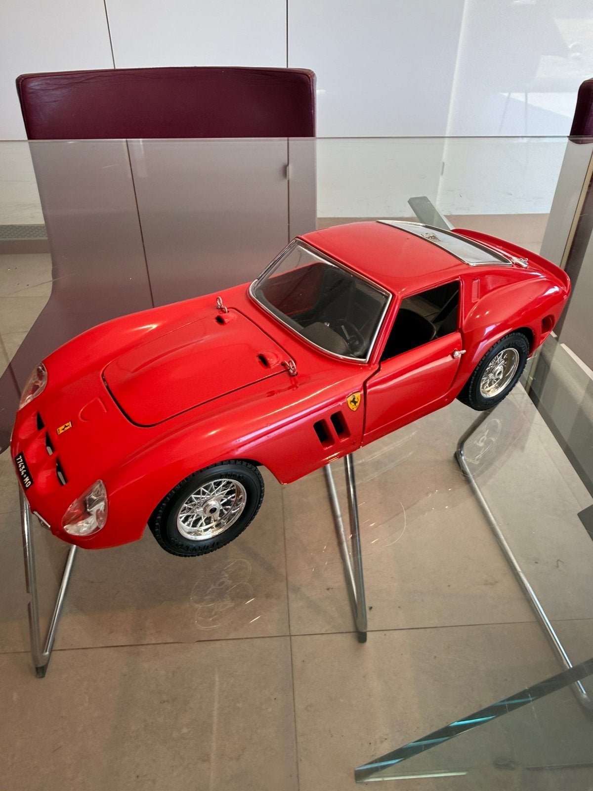FERRARI 250 GTO ROUGE 1962 1:18 par BURAGO sans boîte, Hobby & Loisirs créatifs, Voitures miniatures | 1:18, Enlèvement ou Envoi