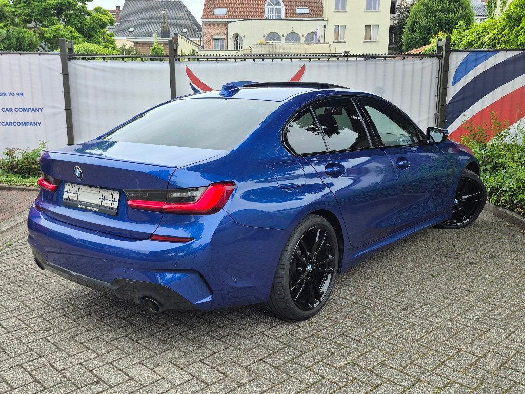 BMW 320i M Sport | CarPlay | Camera | Adapt. LED | Open Dak, Auto's, BMW, Automaat, 1998 cc, Achterwielaandrijving, 4 cilinders