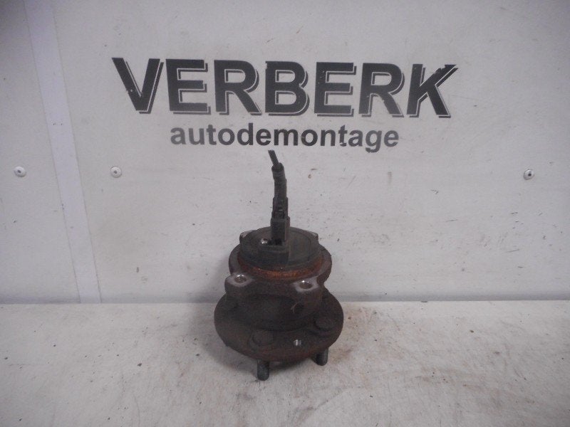 MOYEU DE ROUE ARRIÈRE Ford Mondeo IV (01-2007/01-2015), Henry-Ford-Straße  1
50735  Köln, DE, Ford-Werke GmbH, Kunden@ford.com