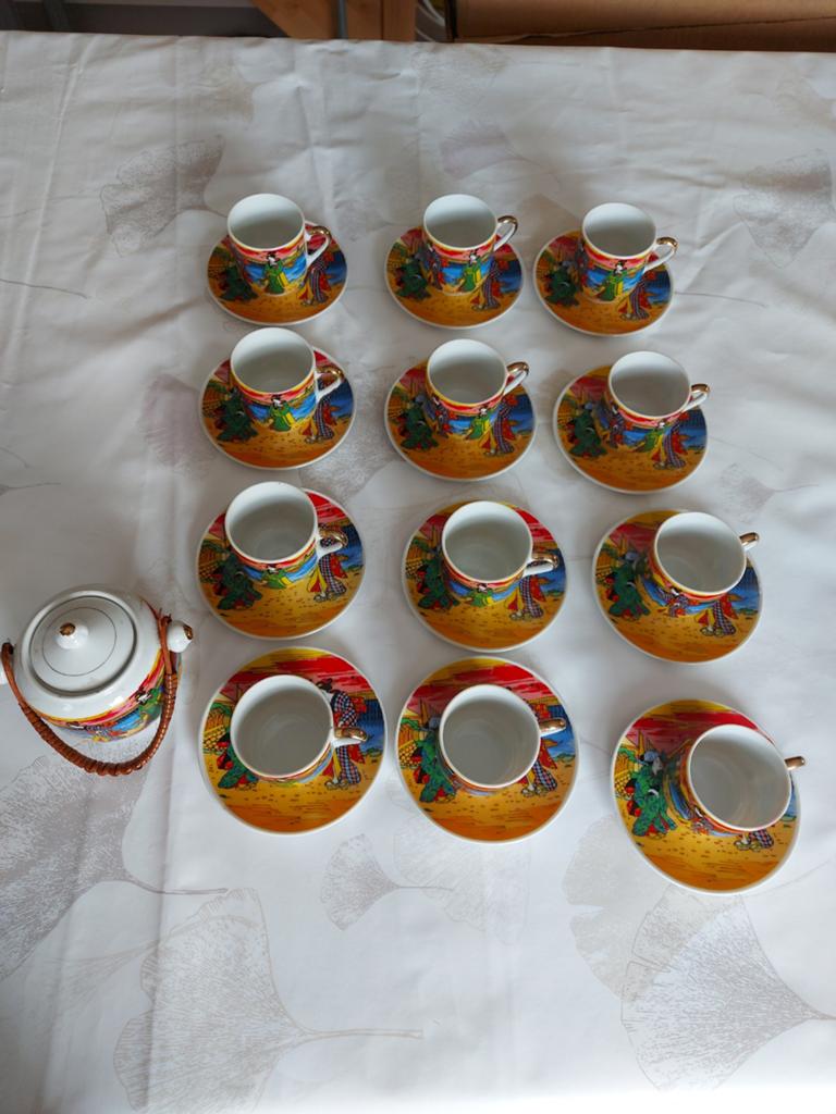 Tasses et sous-tasses + sucrier, Enlèvement ou Envoi