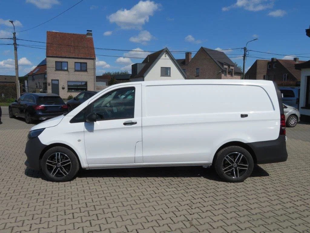 Mercedes-Benz Vito 116 cdi L2 Nieuw Model (bj 2024), Auto's, Bestelwagens en Lichte vracht, Automaat, Stof, Gebruikt, Zwart