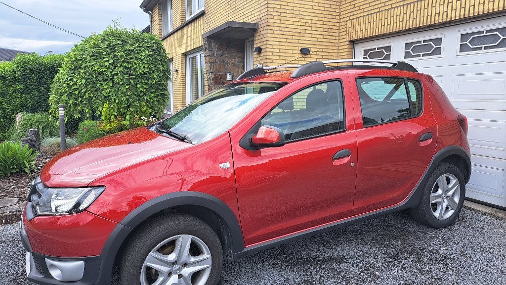 voiture, Auto's, Dacia, Voorwielaandrijving, Zwart, 124 g/km, Leder