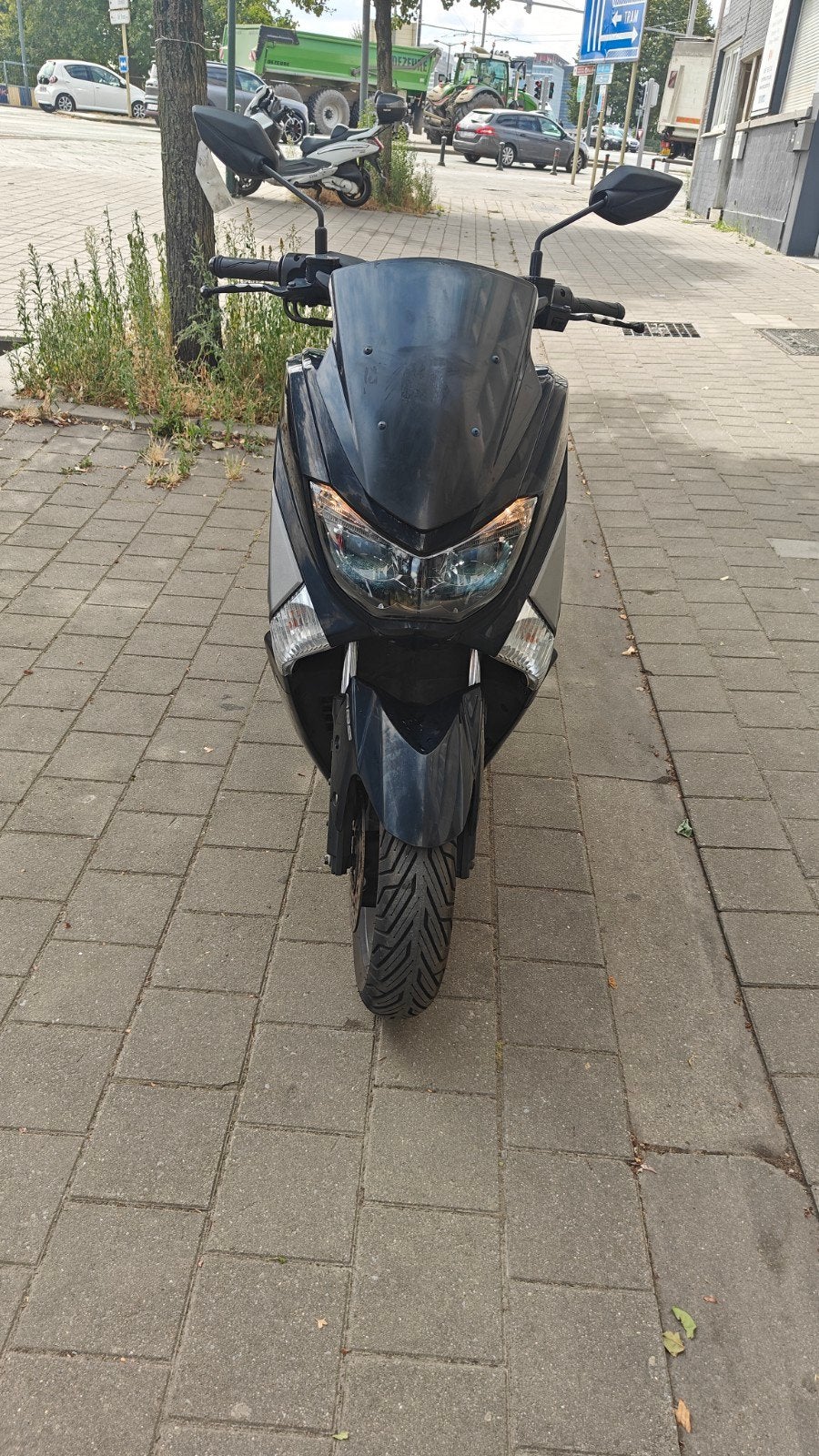 Yamaha nmax, Vélos & Vélomoteurs