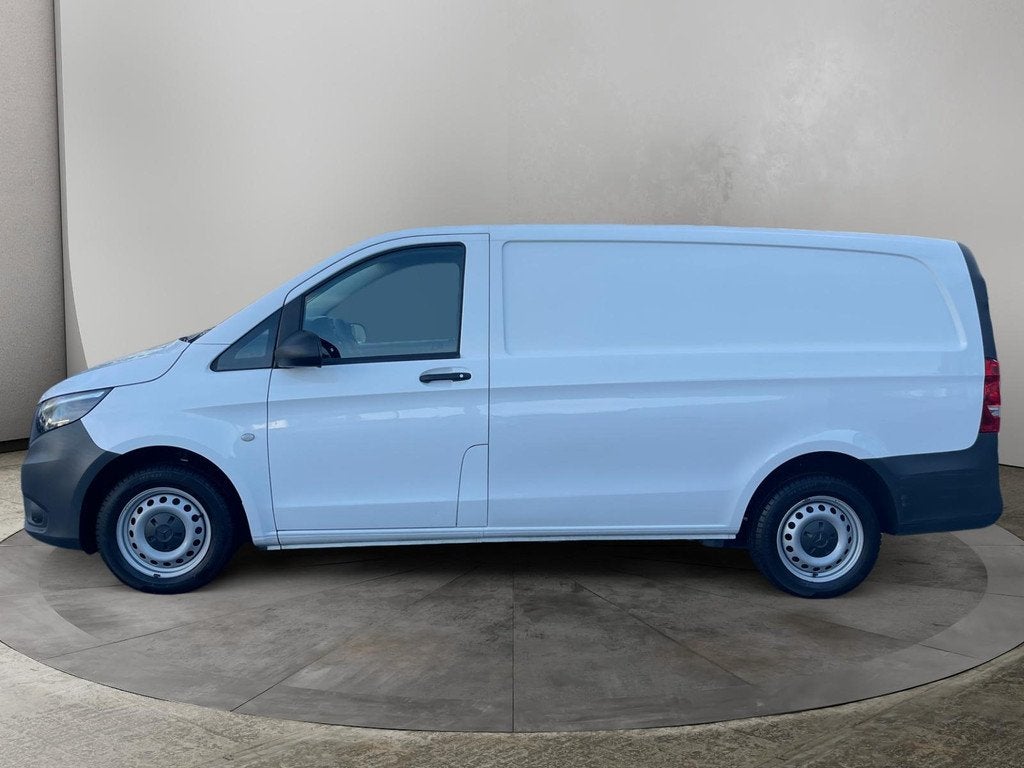 Mercedes-Benz Vito 110 CDI L2 (bj 2023), Auto's, Gebruikt, Zwart, 4 cilinders, 2000 kg