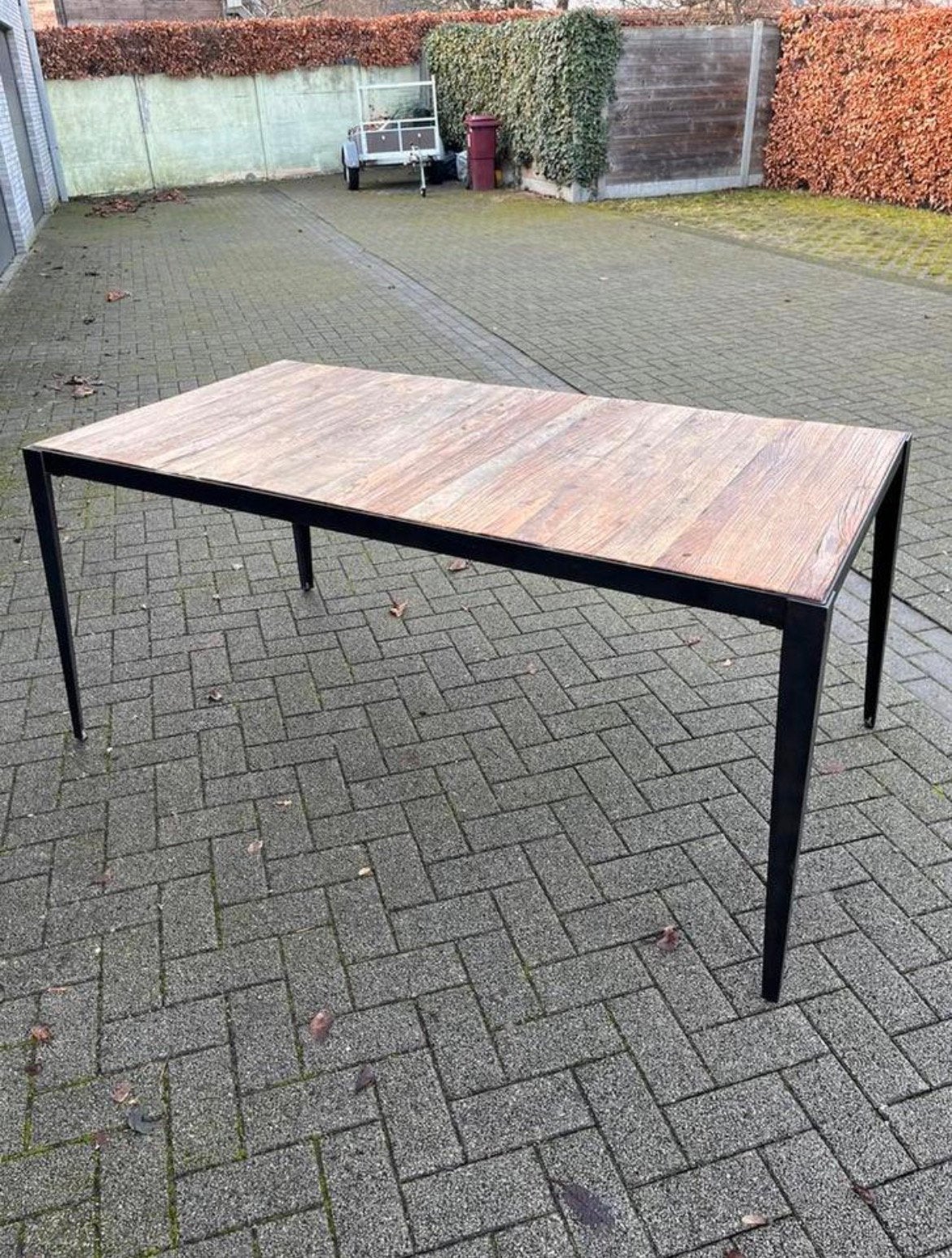 Eettafel (staal en hout), Huis en Inrichting, Ophalen, Zo goed als nieuw