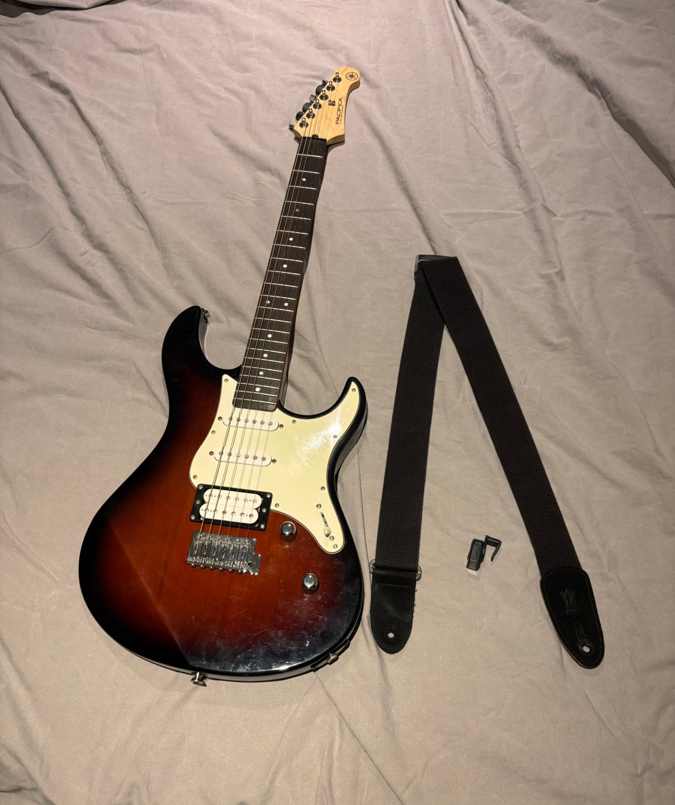 Starter pack pour débutant guitare pacifica, Enlèvement, Utilisé
