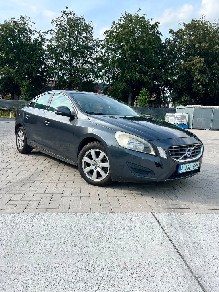 volvo s60, Auto's, Beige, 4 cilinders, https://public.car-pass.be/vhr/2272a392-33f7-4913-9166-fd1626744c6b?lang=nl, S60