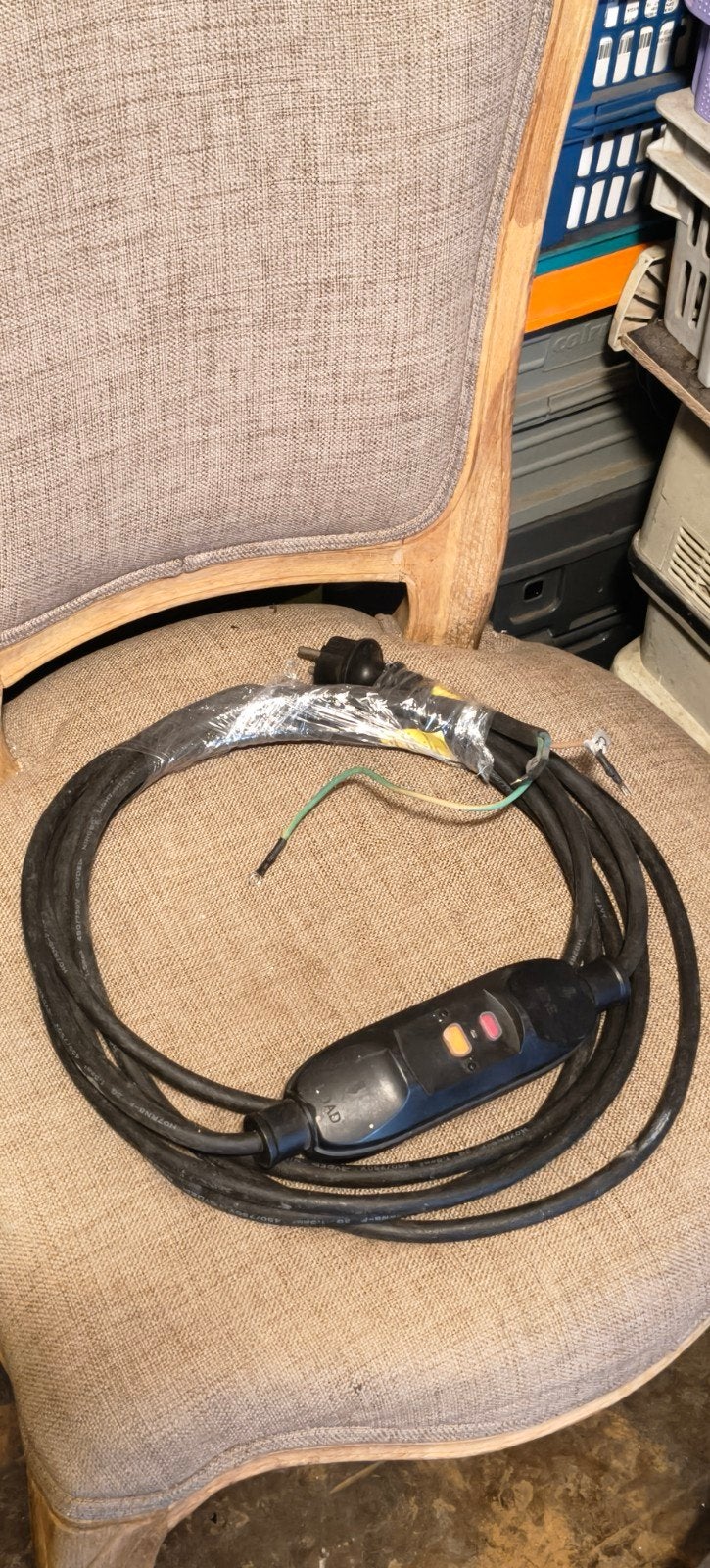 câble d'alimentation avec disjoncteur différentiel (RCD), Bricolage & Construction, Électricité & Câbles, Enlèvement ou Envoi