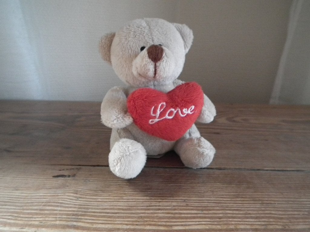 Teddybeer hoogte 11 cm. 100% polyester. wasbaar op 30, Kinderen en Baby's, Overige merken, Verzenden, Beer, Zo goed als nieuw