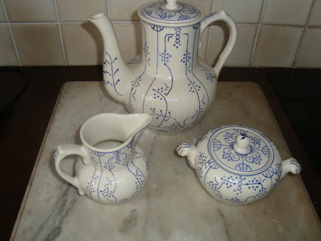 Deel van een servies Boch, decor 'Saks'., Enlèvement