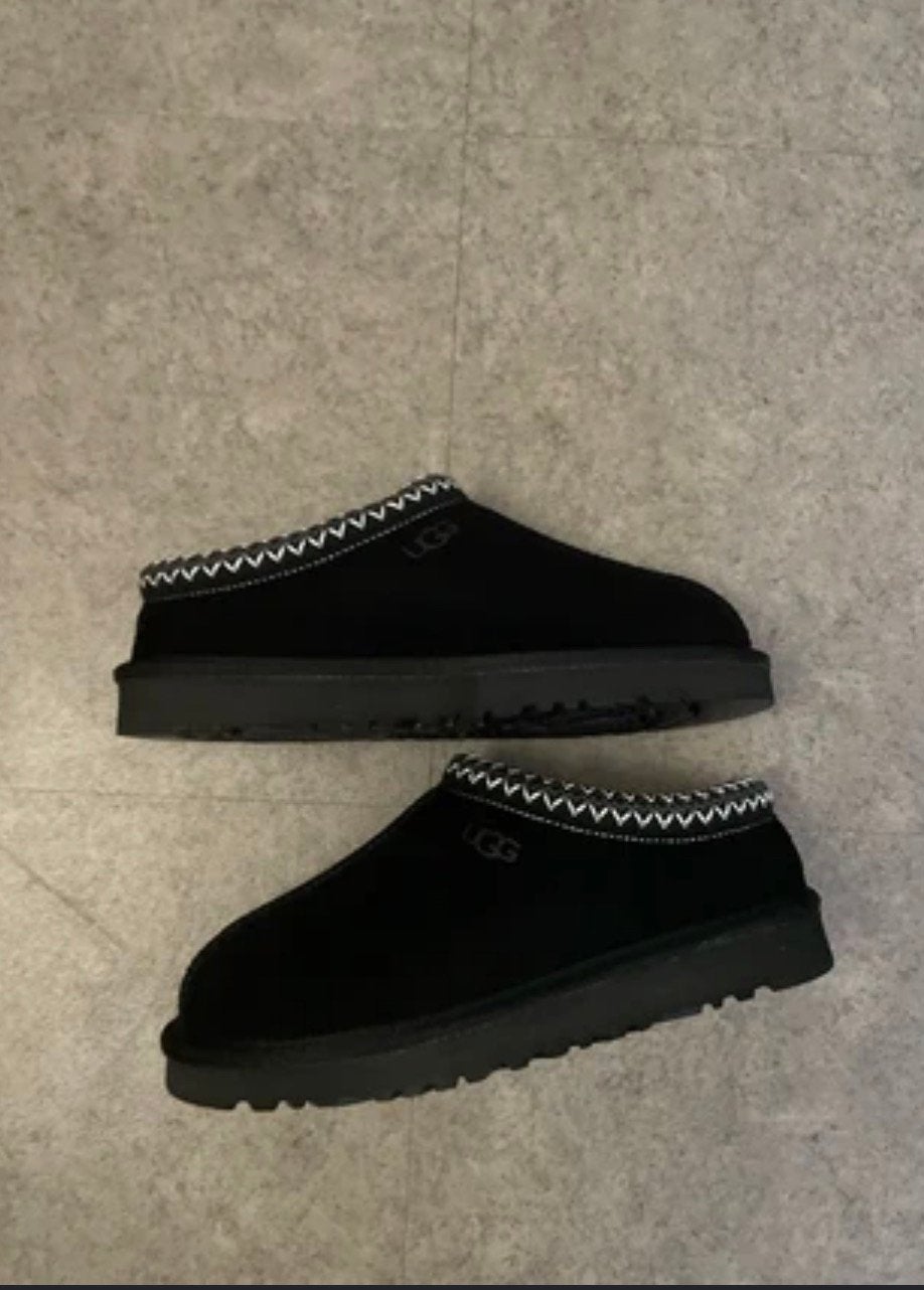 UGG tasman Maat 43 Zwart Bijna Gloednieuw, Kleding | Heren, Slippers, Zwart, Ophalen of Verzenden, Zo goed als nieuw