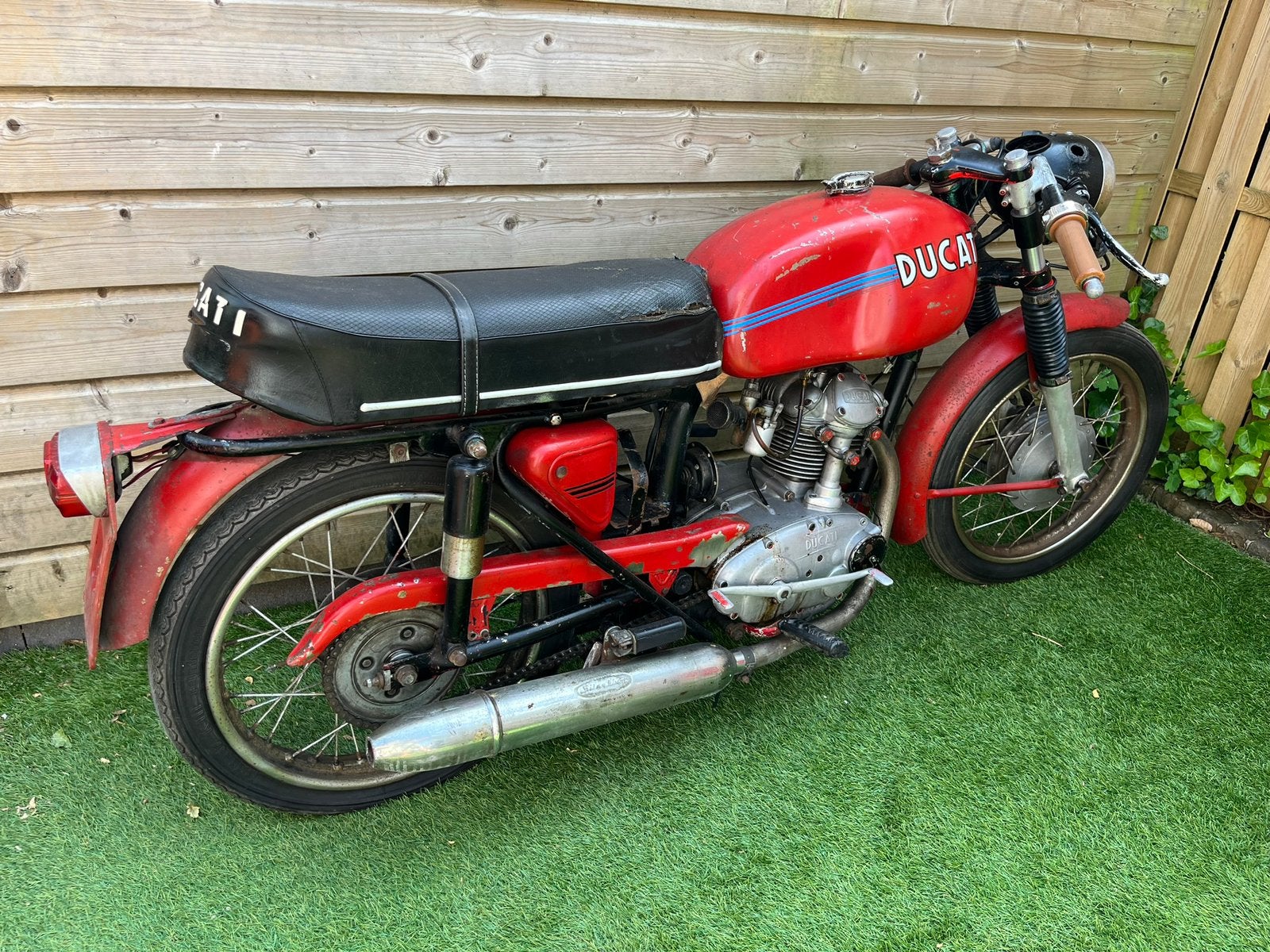 Ducati 125 TS koningsas, Motoren