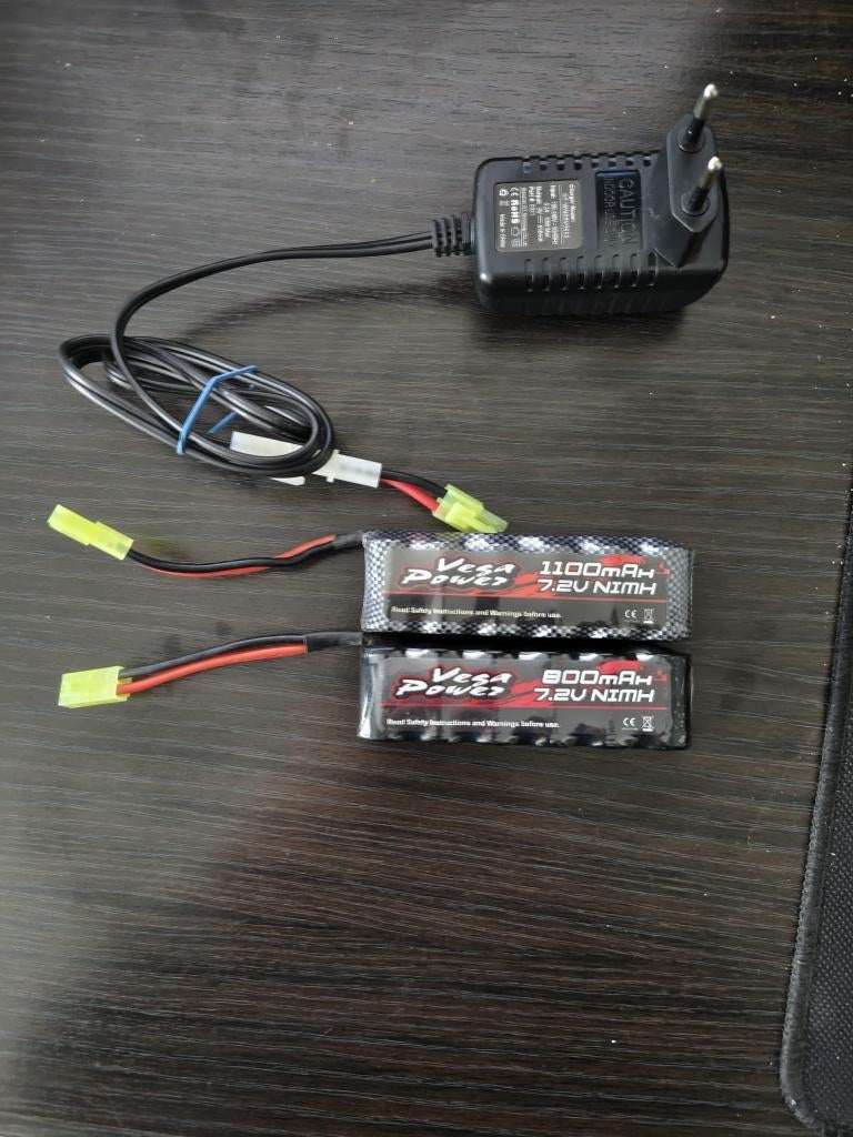 Vesa Power battery pack 800 + 1100 mAh + lader, Hobby en Vrije tijd, Elektro, Gebruikt, Ophalen of Verzenden, Onderdeel