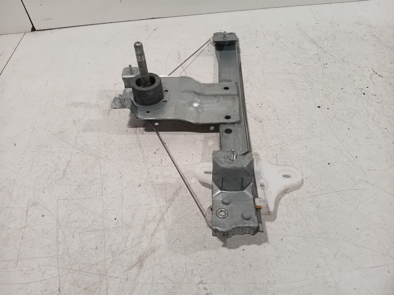 Raammechaniek rechts achter Renault Clio, Onderdelen@venauto.nl, Van der Ven Autorecycling B.V., Ettenseweg 76, 4706 PB Roosendaal, The Netherlands