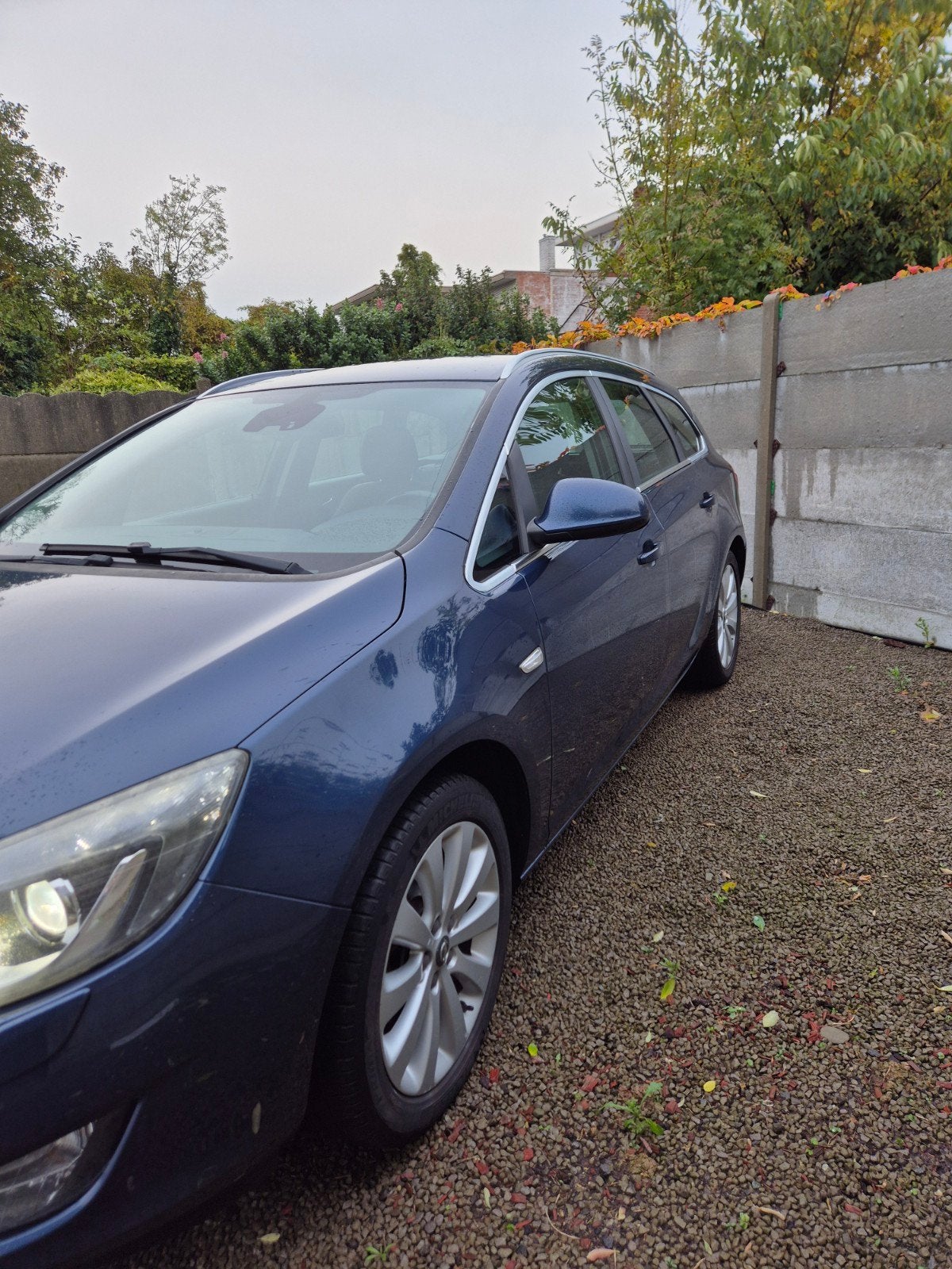 opel astra sports tourer, Autos, Euro 5, Achat, Boîte manuelle, Noir