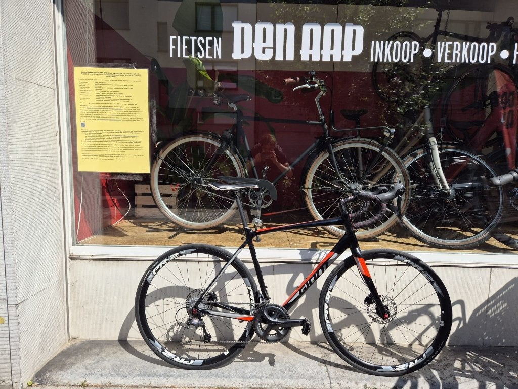 Giant Contend SL - Ultegra - M/L - Nieuwstaat met garantie, Vélos & Vélomoteurs, Giant Benelux B.V.Pascallaan 668218 NJ Lelystad