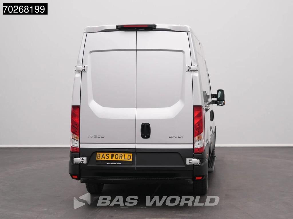 Iveco Daily 35S21 BPM VRIJ! Automaat Black Edition 2025 mode, Auto's, Stof, Euro 6, 4 cilinders, Iveco