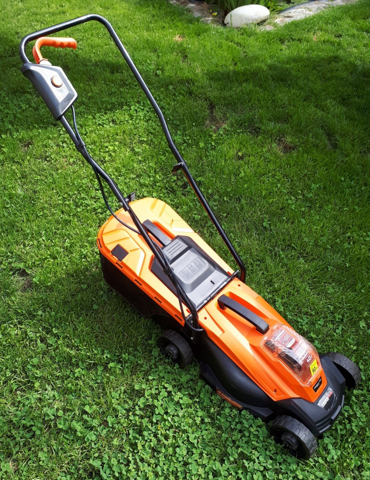 Tondeuse PowerPlus 20V POWDPG75560, Tondeuses à gazon sur batterie, Tondeuse rotative, Comme neuf, 30 à 39 cm