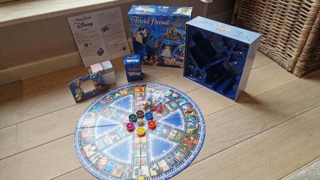 trivial pursuit disney- tekenfilm editie 1999, Hobby & Loisirs créatifs, Trois ou quatre joueurs, Enlèvement, Comme neuf, Parker