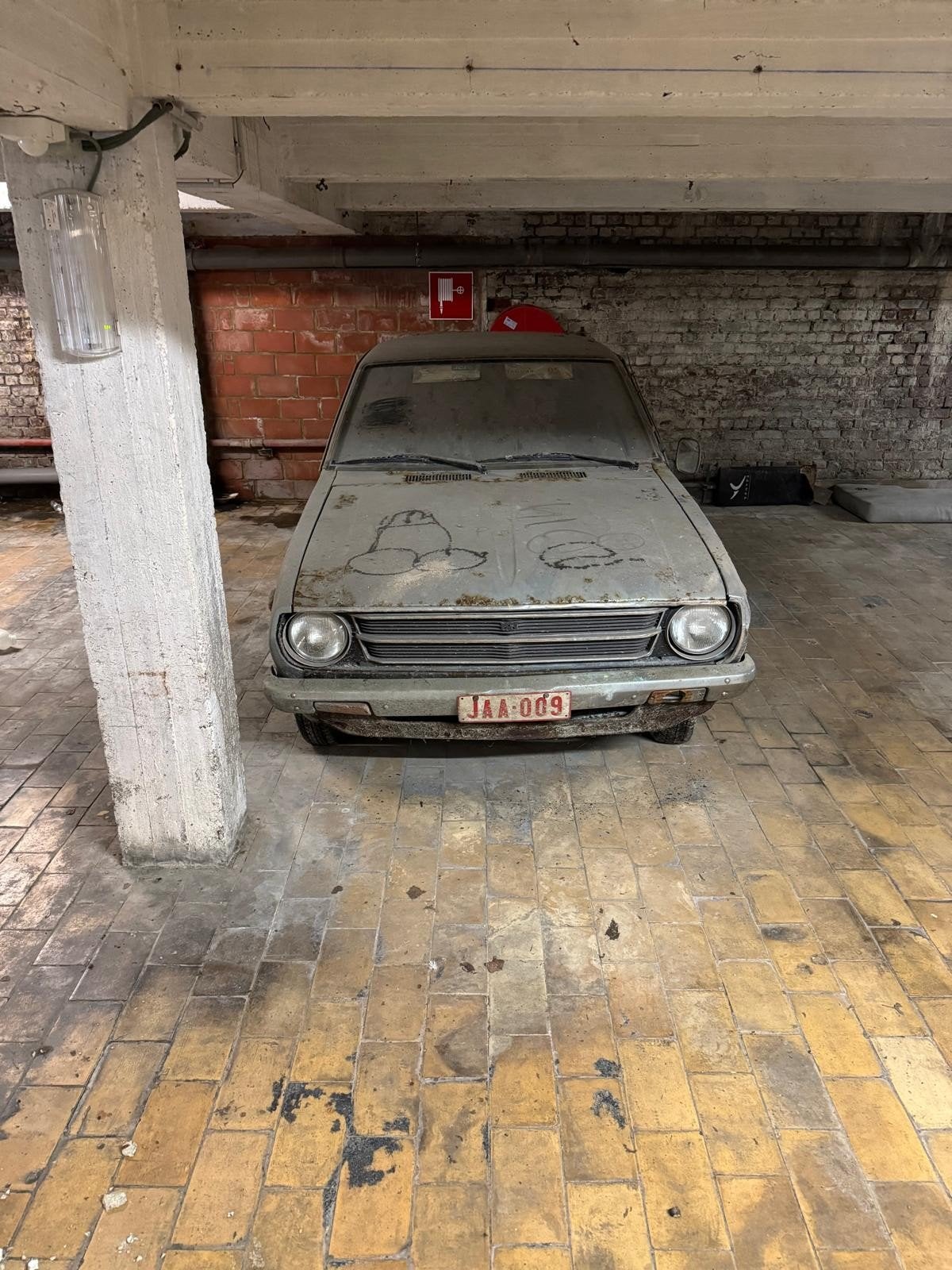 Toyota corolla année 1977a restauré et remettre en route, Ophalen, Toyota