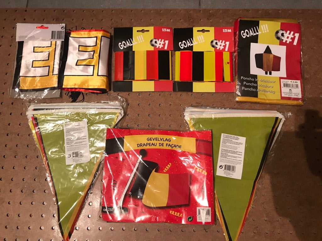 EK Feestartikelen Belgie Red  Devils Pakket Accessoires   µh, Hobby en Vrije tijd, Ophalen of Verzenden, Schmink