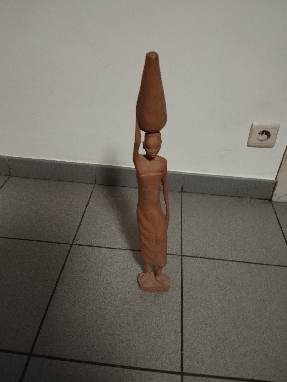 Vintage Afrikaans Houten Beeld – Slanke Vrouw / Waterdraagst, Ophalen