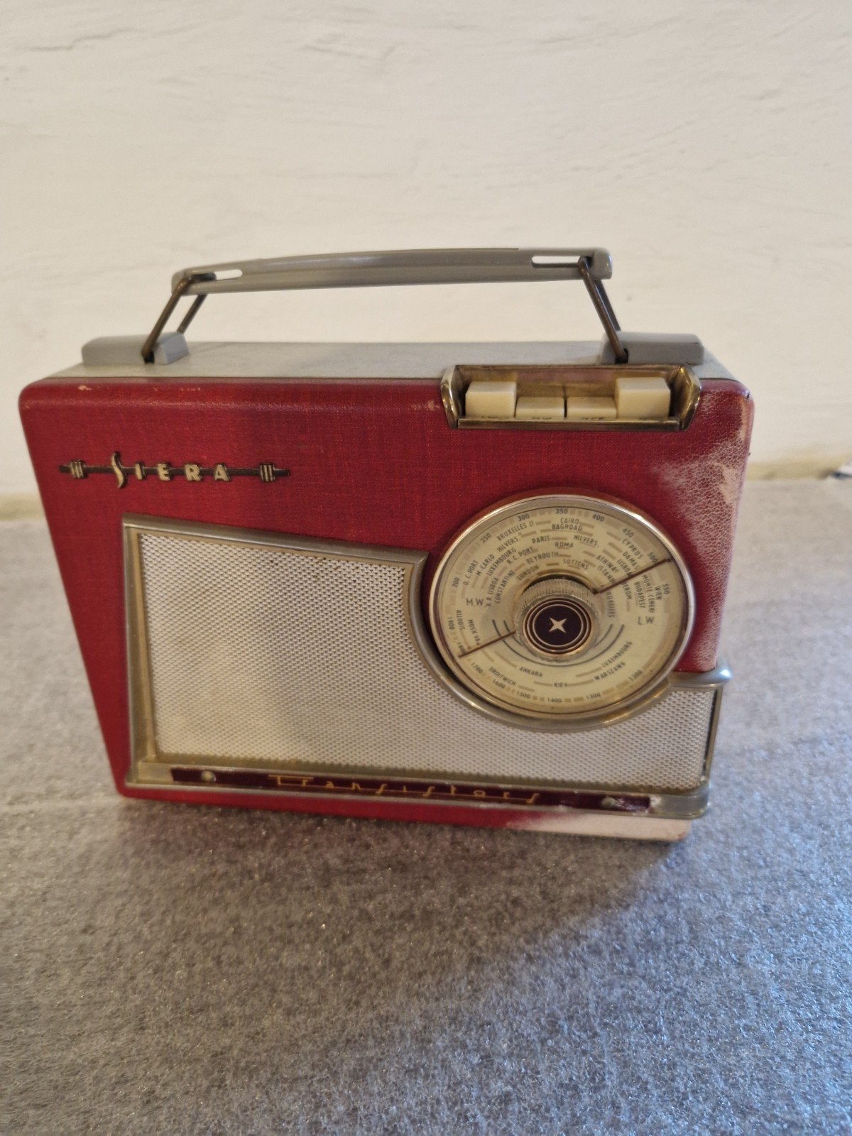 Radio à transistors Siera vintage de la fin des années 5, Enlèvement ou Envoi